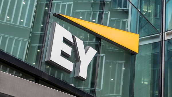 ΕΥ: Έρευνα δείχνει πως η κλιματική αλλαγή τρίτη προτεραιότητα επενδύσεων ESG για τις επιχειρήσεις στην Ελλάδα, την ώρα που θεωρείται η κορυφαία σε παγκόσμιο επίπεδο