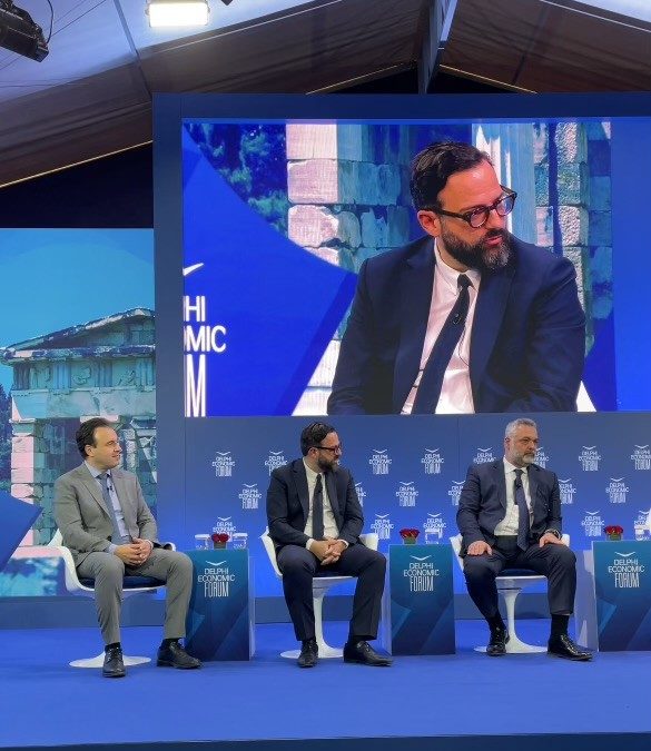 EY: Οικονομικό Φόρουμ Δελφών – Χρ. Ταραντίλης (EY Ελλάδος): «Μοναδική συγκυρία για να επενδύσει το Δημόσιο στην τεχνητή νοημοσύνη»