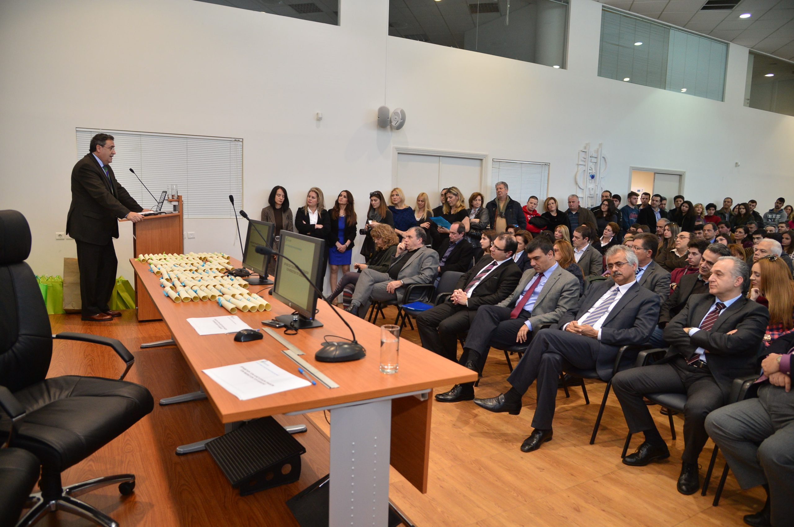 ΔΕΔΔΗΕ: Αναστάσιος Μάνος: Ο ΔΕΔΔΗΕ πρωτοστατεί στην εφαρμογή της ηλεκτροδότησης από ξηράς στα ελληνικά λιμάνια